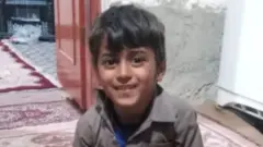  یوسف‌ شهلی‌بر، کودک ۵ ساله در تیراندازی به خودرو در ایرانشهر کشته شد