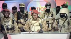 ወታደሮች ﻿መፈንቅለ መንግሥት መካሄዱን በቴሌቪዥን ቀርበው ሲያሳውቁ 