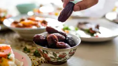 பேரீச்சம்பழங்கள் காலாவதியாகுமா? இதனால் ஏற்படும் ஆபத்துகள் என்ன? 