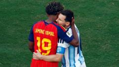 Messi e Lamine Yamal: da famosa foto do banho ao abraço na final da Copa do Mundo 2026