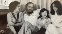 Linda, Carlos Alberto, Carlos Jr. y Gina