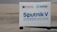 "Ніхто не біжить займати чергу". Як прохоходить вакцинація російською вакциною в "ЛНР"