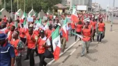 Awọn osisẹ n se iwọde