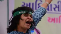 మంజుల దళిత హక్కుల కోసం ఉద్యమిస్తున్నారు.