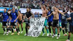 La Casa Blanca respalda a la selección argentina en la polémica por el cartel de Malvinas/Falkands