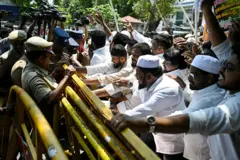 ওয়াকফ আইনের বিরুদ্ধে দক্ষিণ ভারতের চেন্নাইতে প্রতিবাদ