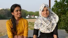 काव्या आणि नूर 