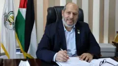 خليل الحية.