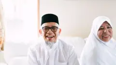 Qoys Muslimiin ah oo faraxsan