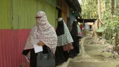 নারীদের ভোট টানতে ‘ধর্মের ব্যবহার’?