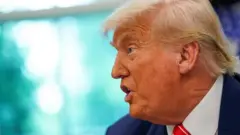 डोनाल्ड ट्रंप