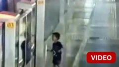 பிளாட்பாரத்தில் தனியாக நின்ற 2 வயது குழந்தை