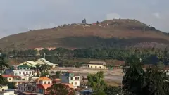 မူဆယ် ၁၀၅ မိုင်ကုန်သွယ်ရေးဇုန်အနီးက ၅ မိုင်စခန်းဗျူဟာကုန်း