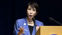 Thủ tướng Nhật Bản Sanae Takaichi cho rằng Nhật Bản có thể đáp trả bằng việc huy động lực lượng phòng vệ nếu Trung Quốc tấn công Đài Loan