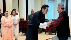 पूर्वराजा ज्ञानेन्द्र शाहले भुटानका राजाको निम्तोमा थिम्पु गएको बताइएको छ 