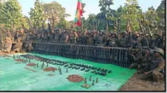 ကုန်းသာတိုက်ပွဲမှာ PDFတပ်ဖွဲ့ဝင်တွေဆီက ဖမ်းမိတဲ့လက်နက်တွေဆိုပြီး စစ်ကောင်စီထုတ်ပြန်တဲ့ ဓာတ်ပုံ 
