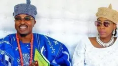 Aworan Oluwo ti ilẹ Iwo, Oba Akanbi ati Iyawo rẹ tẹlẹ, Olori Chanel