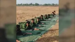 စစ်သင်တန်းတက်နေတဲ့ ရိုဟင်ဂျာတွေ 