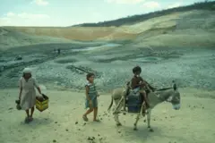 Foto de seca no Nordeste em 1984