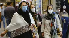 محدودیت‌های سراسری در ایران از یک هفته دیگر؛ روحانی با تعطیلی گسترده در تهران برای مهار کرونا مخالفت کرد