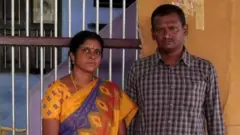 મણિકમ તેમનાં પત્ની સાથે