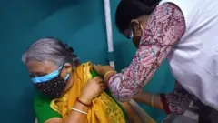 கொரோனா தடுப்பூசி செயல்படுகிறதா என்று பார்க்க ஆன்டிபாடி டெஸ்ட் எடுக்கலாமா?