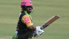 ফরচুর বরিশালের বিপক্ষে মিনিস্টার ঢাকার একটি ম্যাচের সময় মোহাম্মদ শাহজাদ,