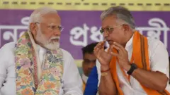 पीएम मोदी के साथ दिलीप घोष