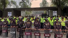 কাজী নজরুলের সমাধি চত্বর 