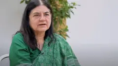 मेनका गांधी