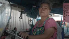 Cô Bùi Thị Long