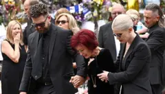 Джек, Шарон и Келли Осборн