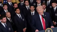Doonaald Tiraamp kilaba Deevid Beekam Inter Miyaamii kan Meesiin keessa taphatu shaampiyoonaa ta'erratti haasaa yeroo taasisutti
