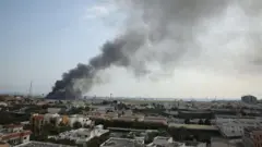  حمله موشکی ایران به بحرین، مقر ناوگان پنجم نیروی دریایی ایالات متحده 