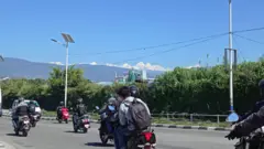 काठमाण्डूको सडकमा मोटरसाइकलहरू