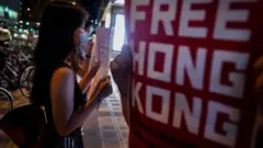 香港立法會獲全體延任至少一年 民主派「齊上齊落」的兩難選擇