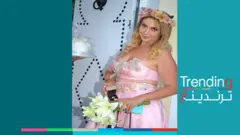 سيدة تونسية تذهب بخاتم وباقة من الورود لخطبة حبيبها