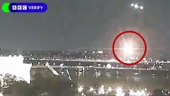 미국 워싱턴DC 인근 상공에서 미군 헬기와 여객기가 충돌하는 장면