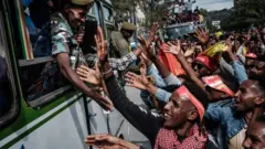 Namoonni yeroo hidhattoota Maqalee seenan harka fuudhan