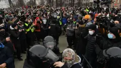 Акции в поддержку Навального