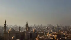 يبدي خبراء في الآثار والتخطيط العمراني في مصر قلقا تجاه بعض عمليات التطوير الحالية في القاهرة القديمة، فما السبب؟