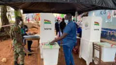 Ibiro by'itora birafunga saa kumi n'imwe z'umugoroba ku isaha yo muri Ghana