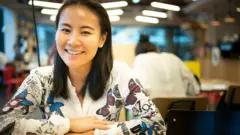 그웬돌린 탄은 싱가포르 여성들에게 이번 합법화는 축하할만한 일이라고 말한다