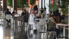 مقاهي السعودية