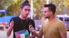 انتشرت مؤخرا تحديات حرق أعلام الدول العربية مقابل المال