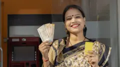 મહિલા