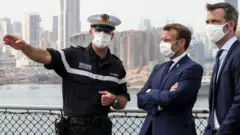 Macron, Beyrut Limanı'nı ziyaret etti