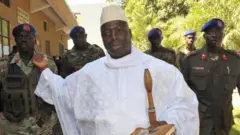 yahya jammeh, ancien président gambie, détournement de 300 millions de dollars