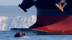 قارب
