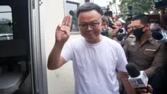 นายอานนท์ นำภา